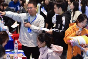 China’s New Graduates, Facing a Dire Job Market, Must Also Contend With A.I.